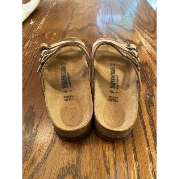 Birkenstock Women's Size 40 Sandals Cross-Strap Buckle Closure Tan Suede - Picture 4 of 8